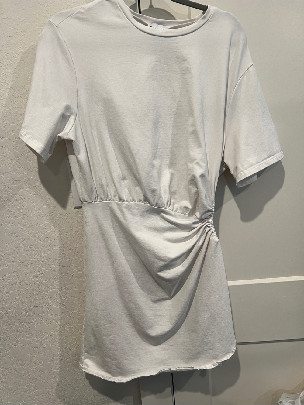 SNDYS. White Mini Dress with Side Ruched Detail - Picture 4 of 4